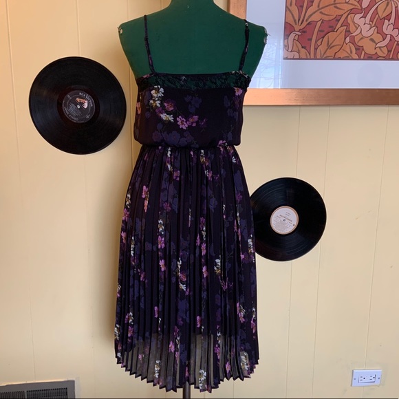 Dex pleated & lace floral midi twirl dress - Picture 5 of 9